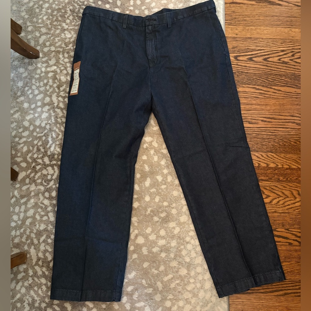 NWT men’s Haggar Classic Fit Work to Weekend denim pants 44W x 30L